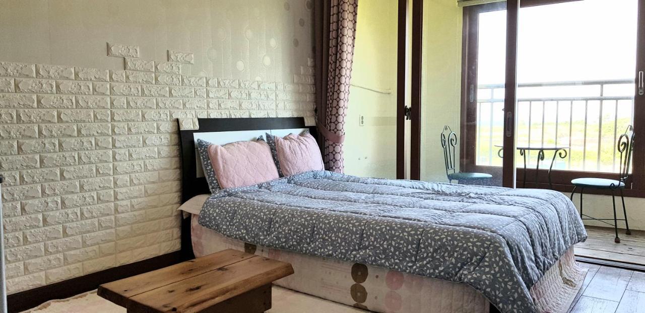 Jun House Vandrerhjem Jeju Eksteriør bilde
